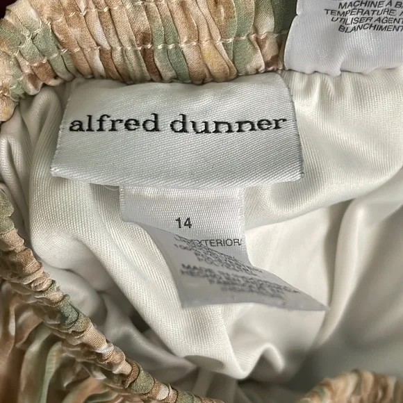 Alfred Dunner Pleated Geo Print Chiffon Skirt Size 14 - Picture 3 of 6